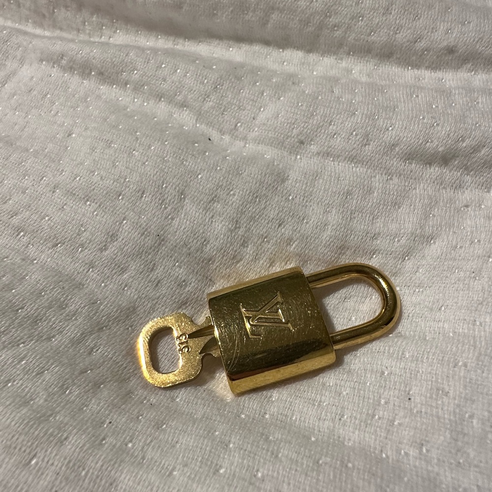 Authentic Lv lock and key